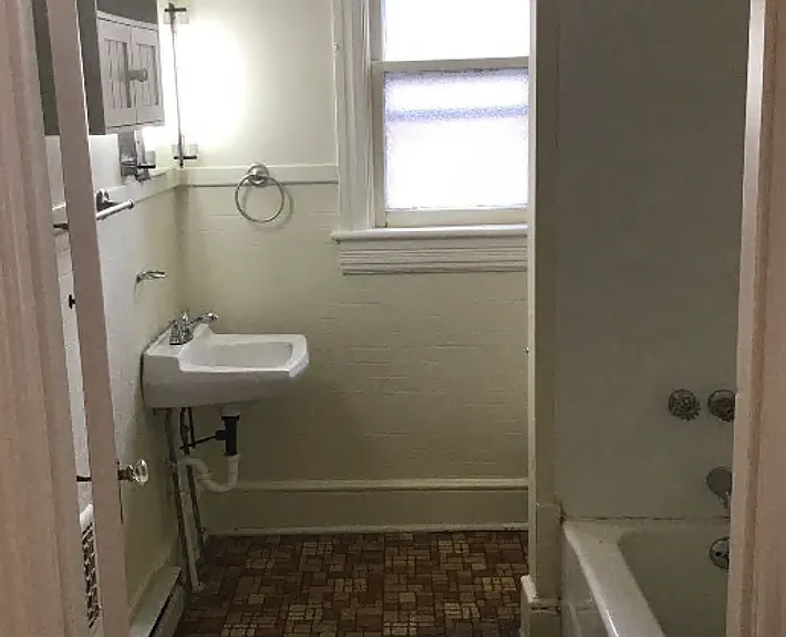 726 Lincoln Way E — Photo 8
