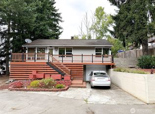 9005 Canyon Dr, Kent, WA 98030