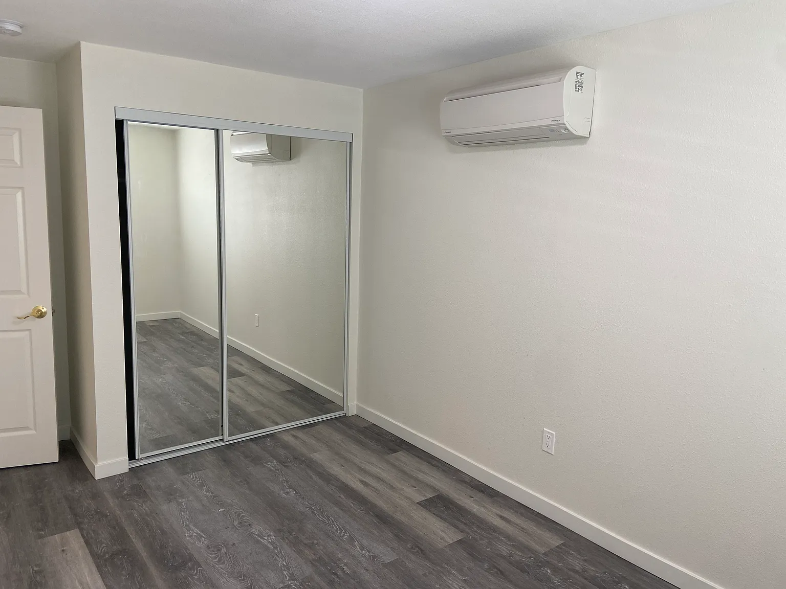 2 bed, 750 sqft, $2,700 — Photo 3