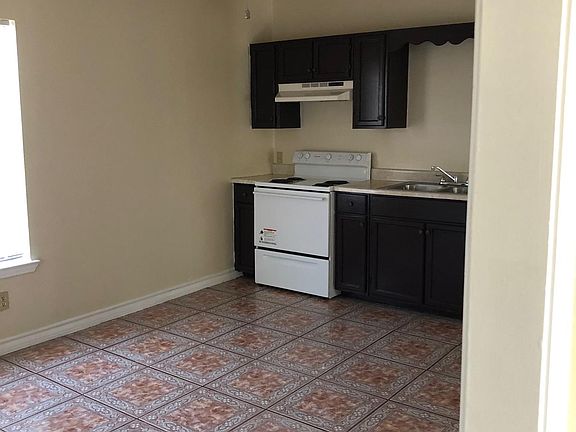 5th image of 1013 N Canada Ave Unit 4