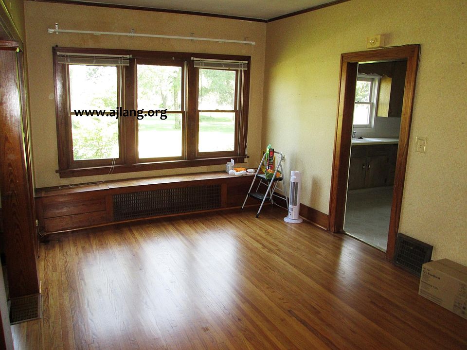 2nd image of 17515 Woodland Rd