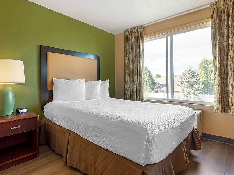 Deluxe Studio - 1 Full Bed