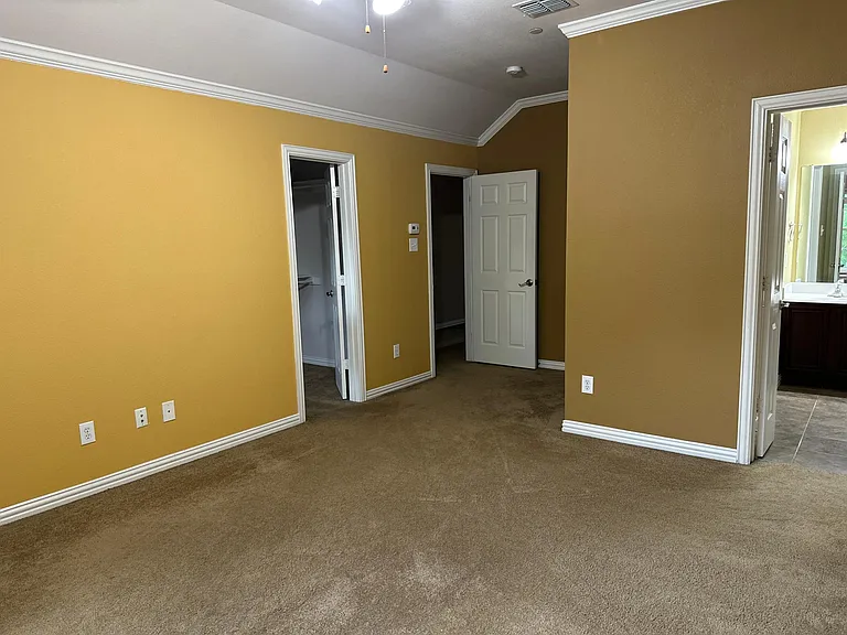 8730 Manhattan Ave #8730 — Photo 35