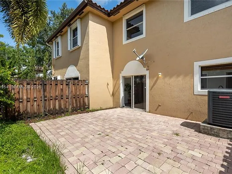 12722 SW 49th Ct #Townhouse 12722 — Photo 23