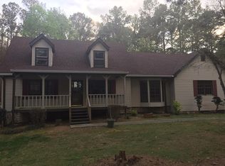 330 Carriage Dr, Fayetteville, GA 30214