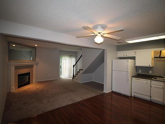 3rd image of 6030 NE Moonstone Dr #17-D