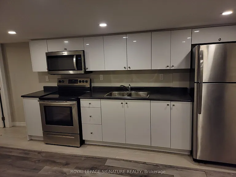 496 Horner Ave #L4 — Photo 7