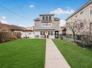 39 Alvin Pl, Inwood, NY 11096