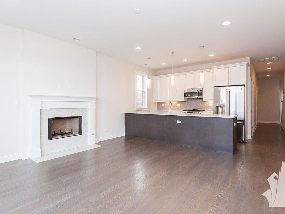 1st image of 1513 W Diversey Pkwy APT 3E