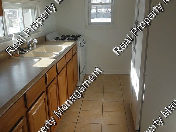 4th image of 3624 Iowa St