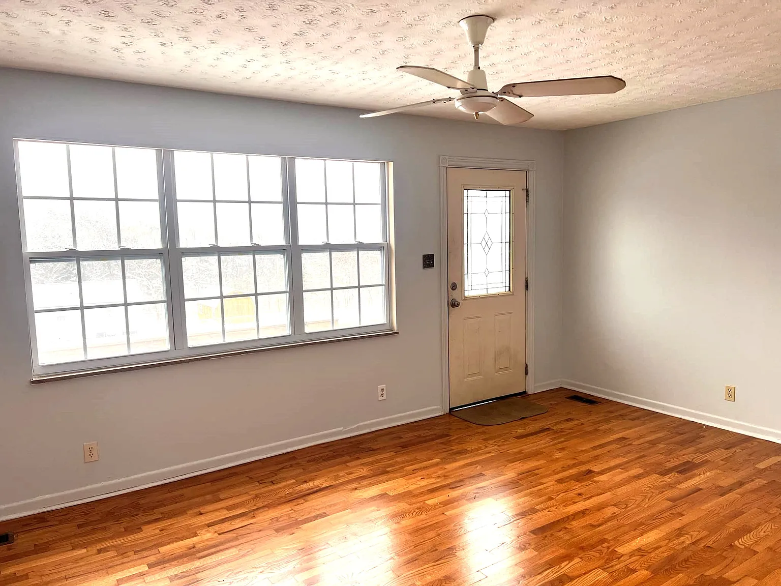 3 bed, 1132 sqft, $1,700 — Photo 3
