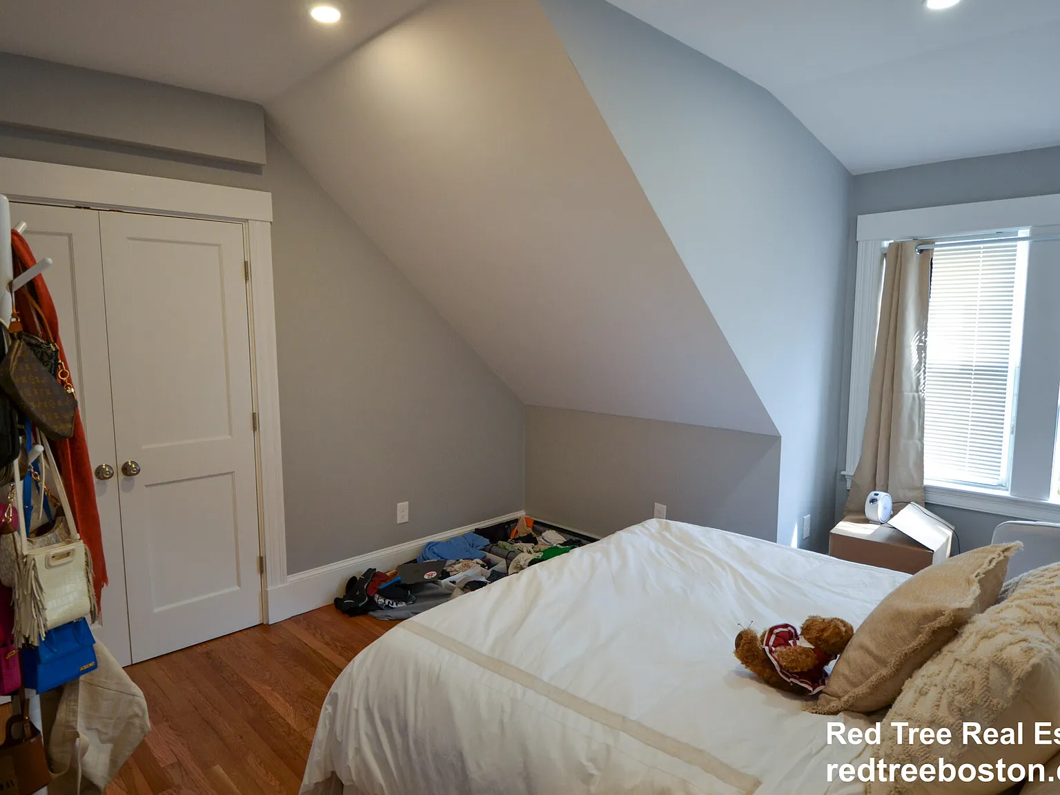 2 bed, 900 sqft, $3,600 — Photo 4