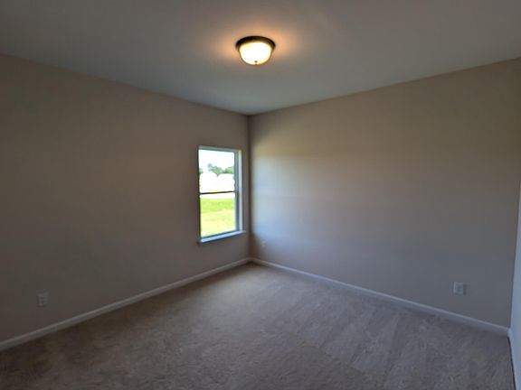 4th image of 208 Saxony Dr