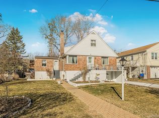 233 Clunie Avenue, Yonkers, NY 10703