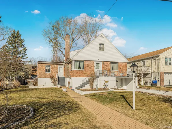 233 Clunie Avenue, Yonkers, NY 10703