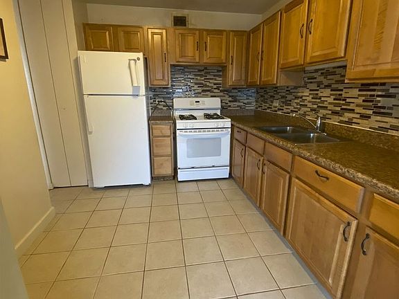 2nd image of 4800 S Lake Park Ave #1207A