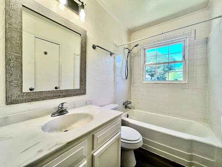 655 Reeves Ct — Photo 10