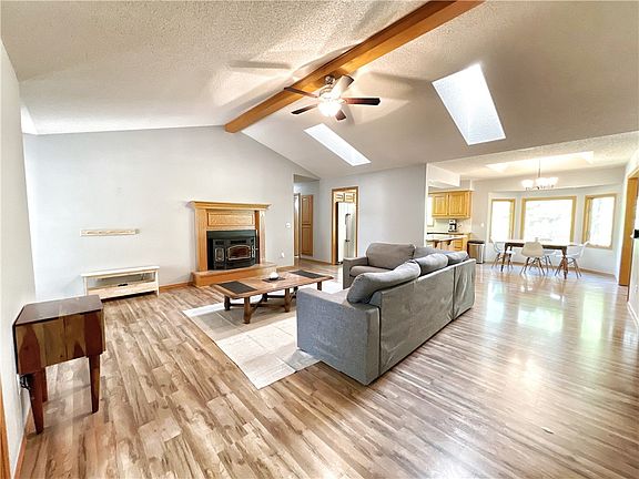 3rd image of 7 Cherhill Dr