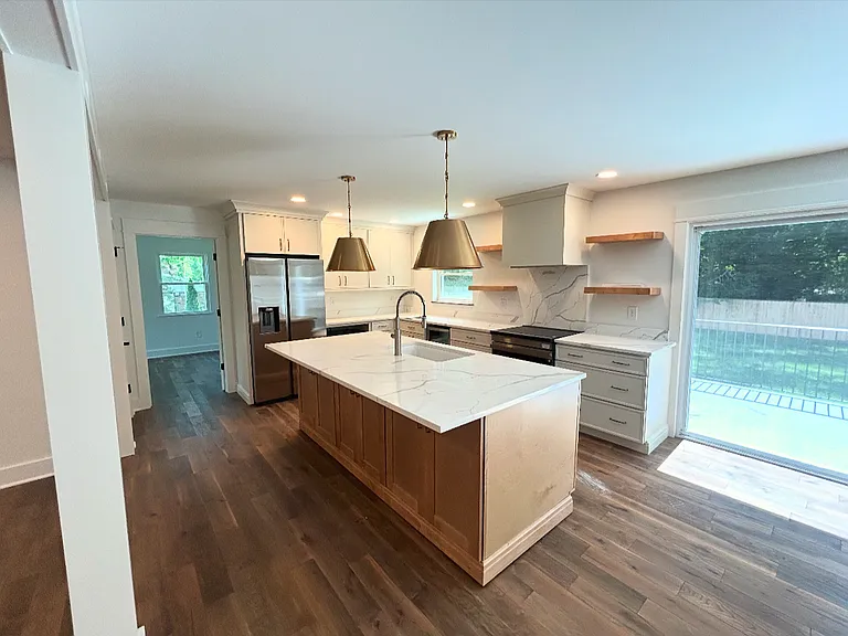 741 Cessna Rd — Photo 2