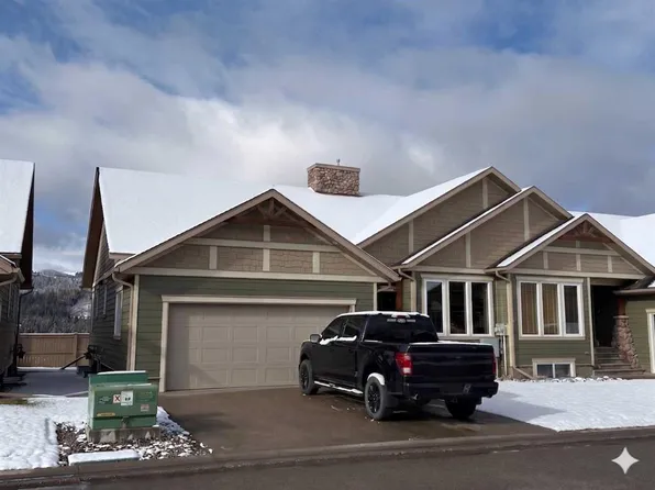 21 N Ironstone Dr, Crowsnest Pass, AB T0K 0M0