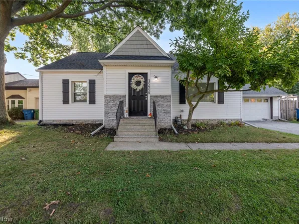 35958 Hiawatha Blvd, Eastlake, OH 44095