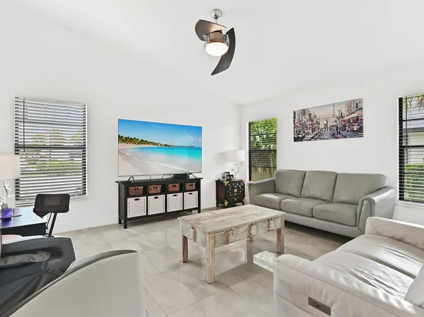 4383 Willow Pond Circle, West Palm Beach, FL 33417
