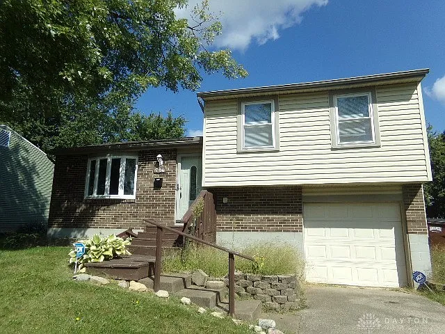 726 W Martindale Rd photo 1