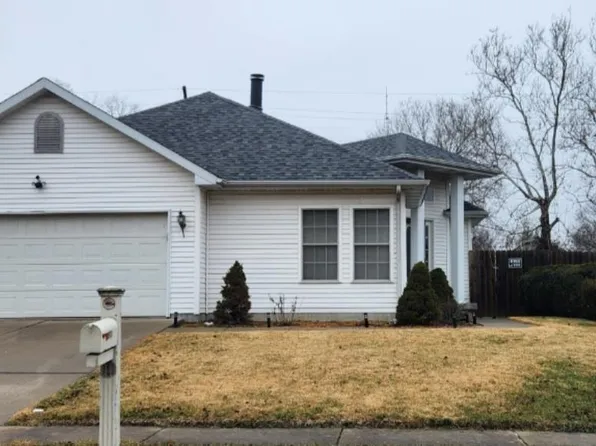 913 Knoll Pointe Pl, Springfield, IL 62703