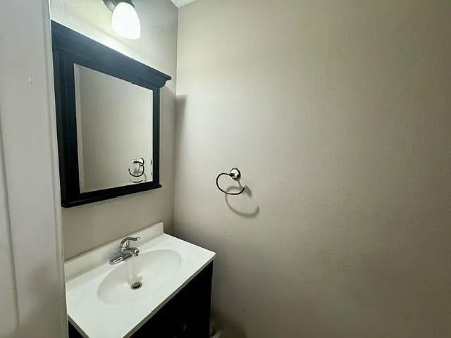 9035 Rippling Fields Dr — Photo 10