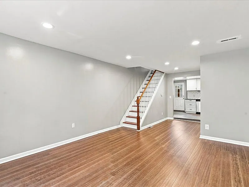 521 Cantrell St — Photo 2