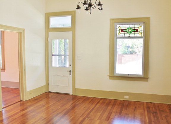 4th image of 1217 N Main St