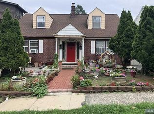 798 Bergen Blvd, Ridgefield, NJ 07657