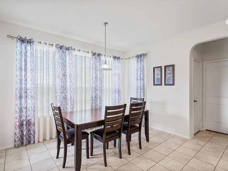 1208 Ravenside Cv — Photo 14