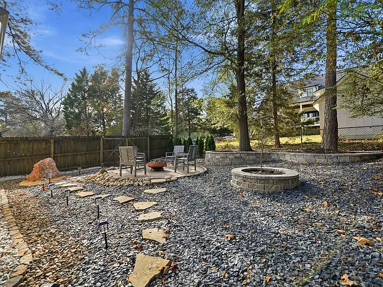 Bozeman Dr — Photo 20