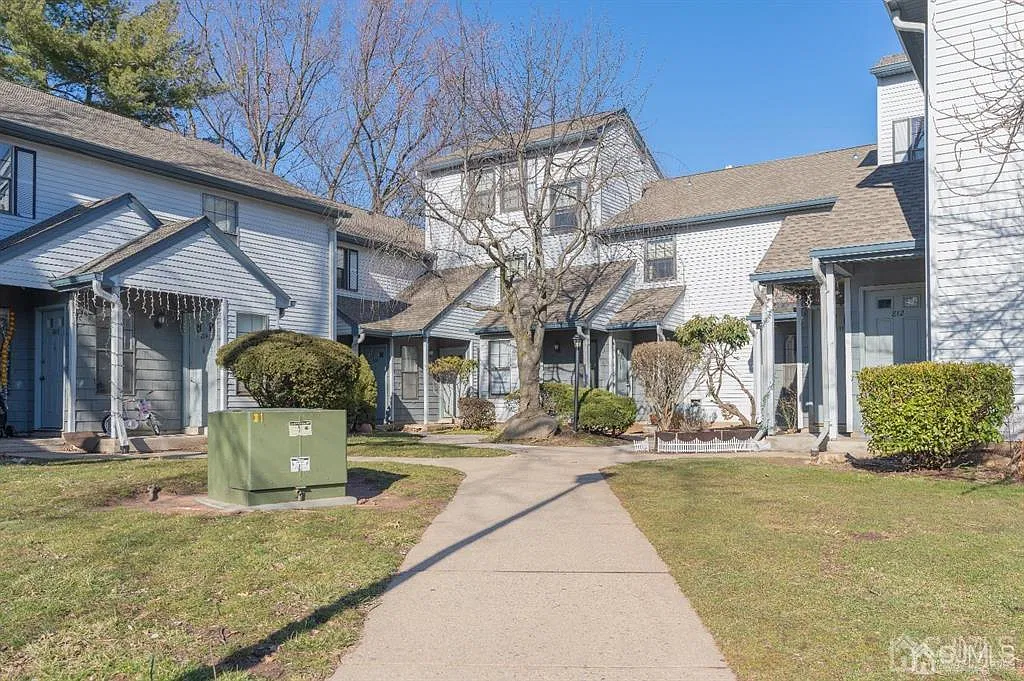 3 bed, 2.0 bath, $3,250 — Photo 1