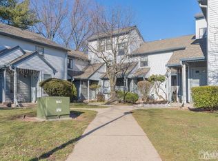 810 Woodbridge Commons Way, Iselin, NJ 08830
