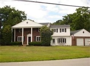 1371 Gardners Neck Rd, Swansea, MA 02777