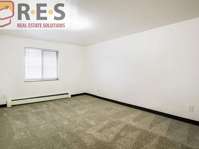 1080 S Eliot St #302 — Photo 7