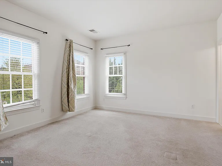 23059 Bronstein Ln — Photo 48
