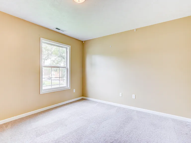 13 W Chestnut St — Photo 22