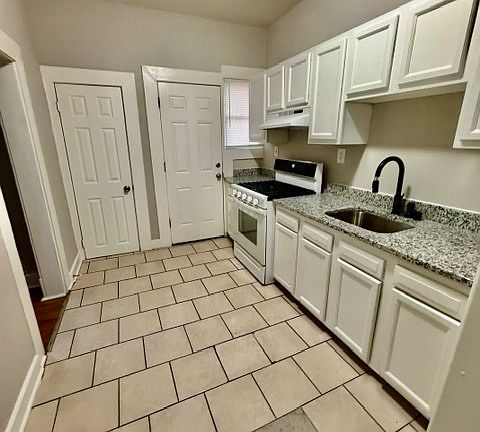 3rd image of 3099 Wolcott Ave