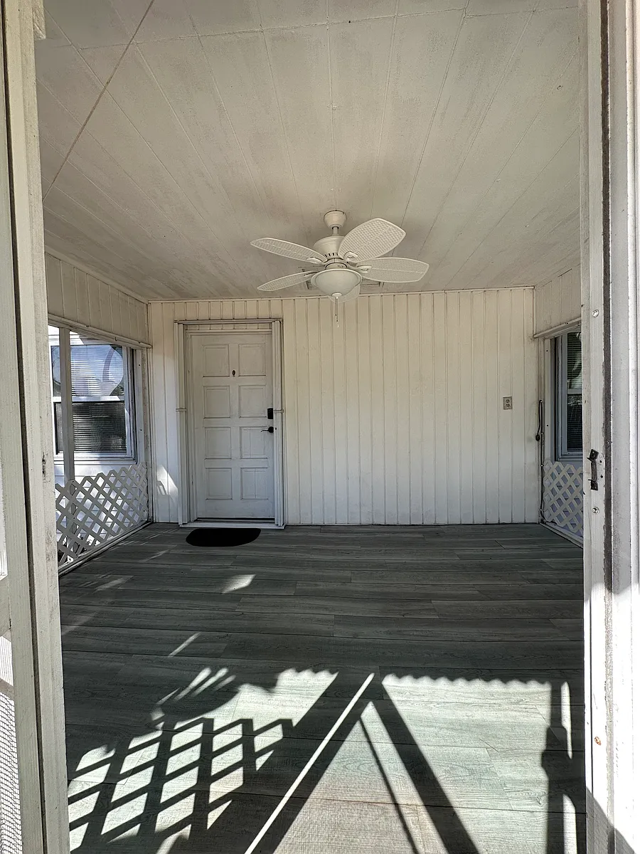 Building Photo - 2227 Hyde Park St #1