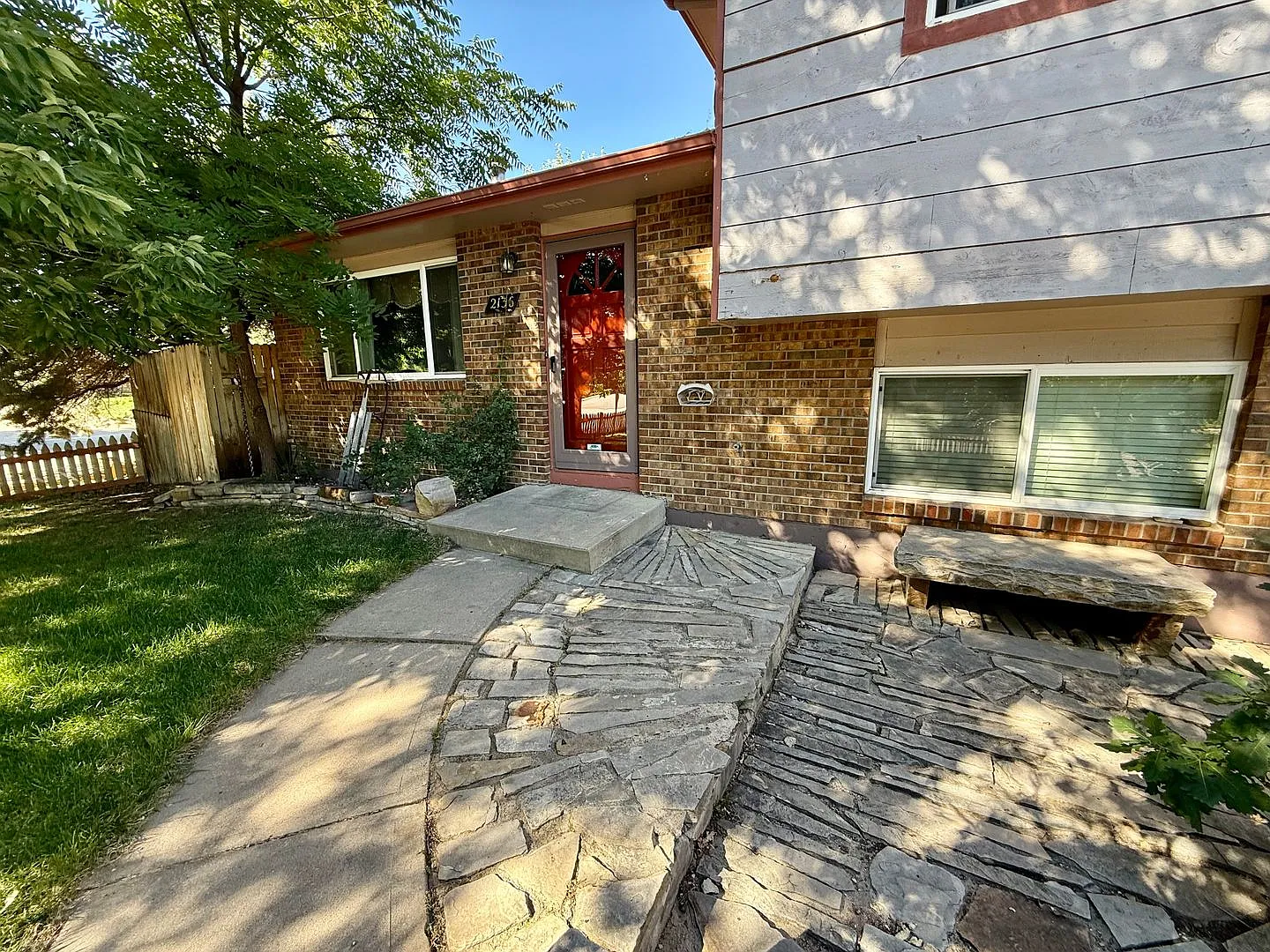 Beautiful 3BR Home in Fort Collins with In-Unit Washer/Dryer Available Now! — Photo 3