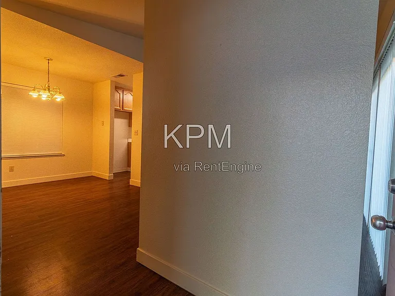 5562 Tree Swallow Ct — Photo 3