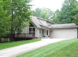 11097 Birwood Dr, Stanwood, MI 49346