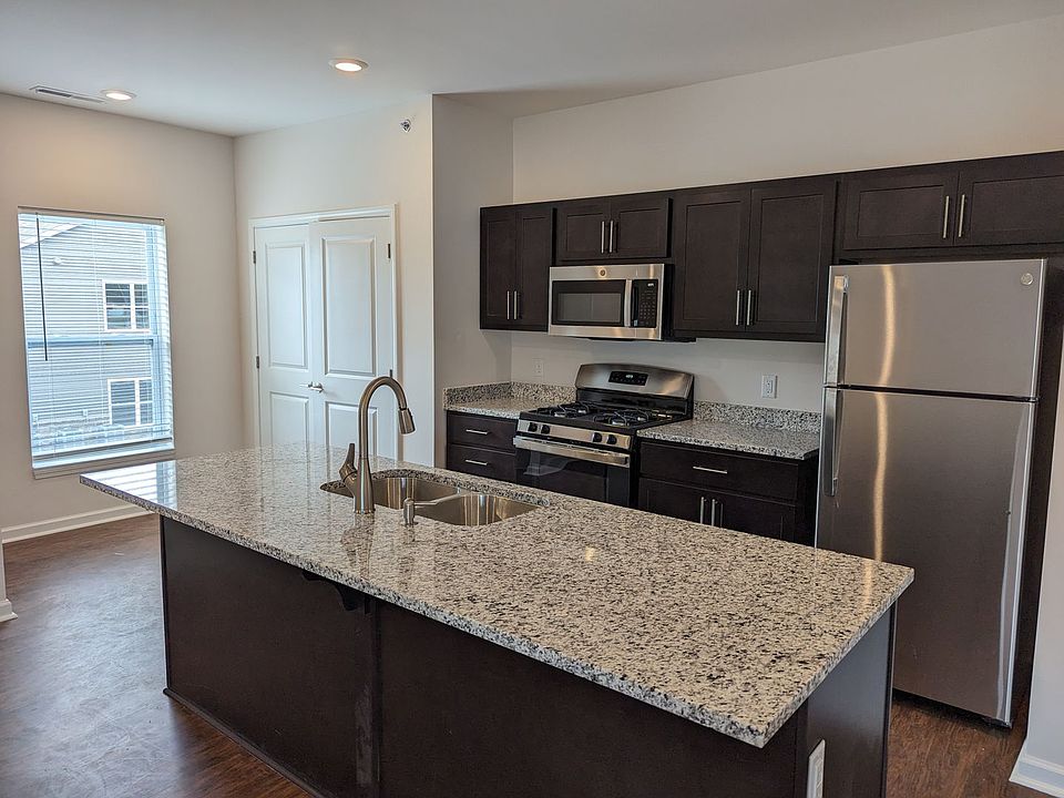 1st image of 1006 S Indiana Ave APT 312