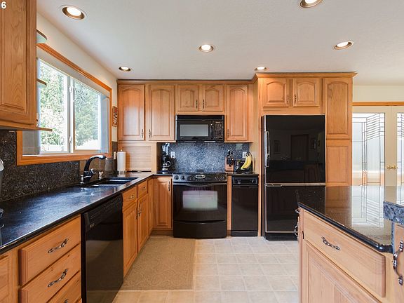 5th image of 109 Manteca Dr