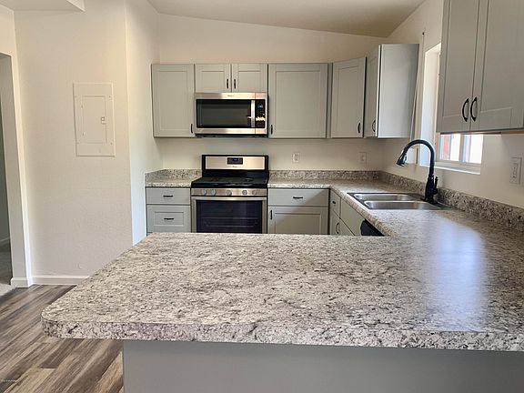 2nd image of 206 E Avenue I