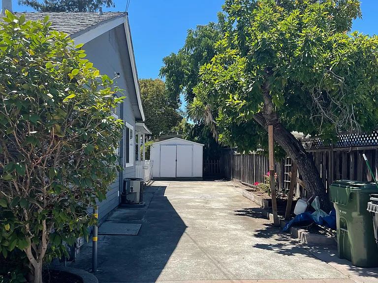 461 Clifton Ave — Photo 8