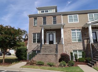 1062 Residents Club Dr, Cary, NC 27519